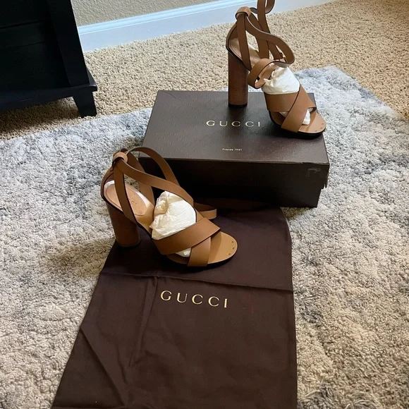 Gucci Tan Leather Heels - Picture 3 of 14